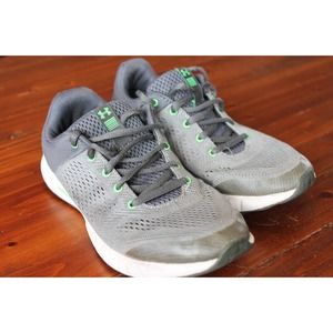 UNDER ARMOUR Pursuit 3020770-103 Gray/Green Running Sneaker Size 5Y *NICE